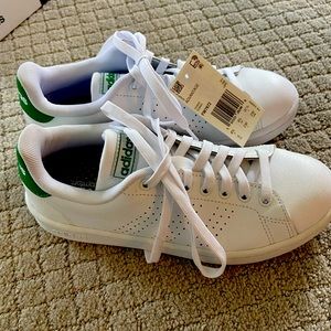 Adidas Stan Smith white green adidas sneakers- size 6. Never worn